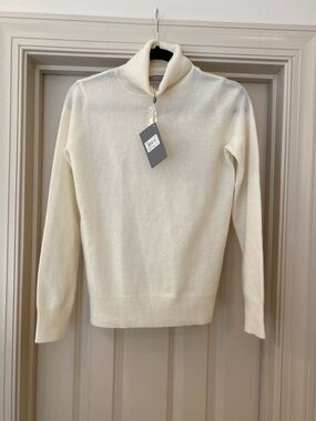 NWT Small Neiman Marcus Light Cashmere Turtleneck Sweater